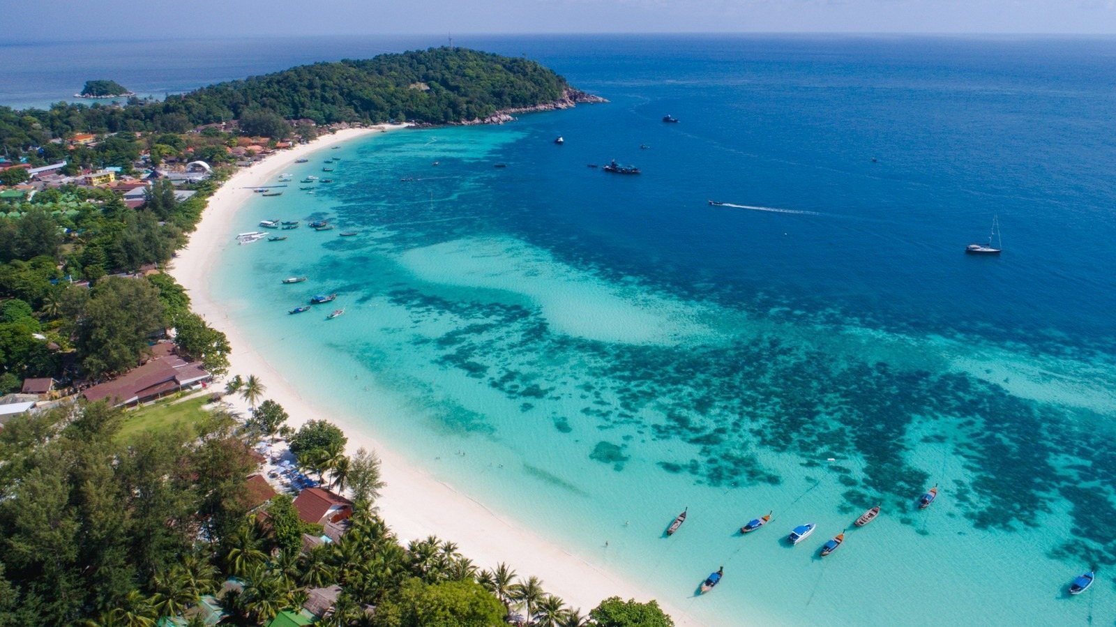 Expedición Tailandia 15 Bahía de Pattaya Beach, en Koh Lipe, vista desde el aire